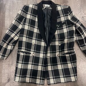 Black and White Plaid Blazer shoulders pads